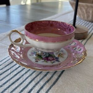 🍃💕 Vintage Porcelain Teacup & Saucer Set